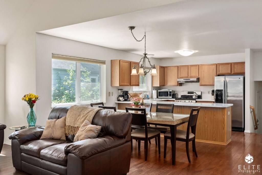Coastal Place - Best Location In Downtown! Anchorage Extérieur photo