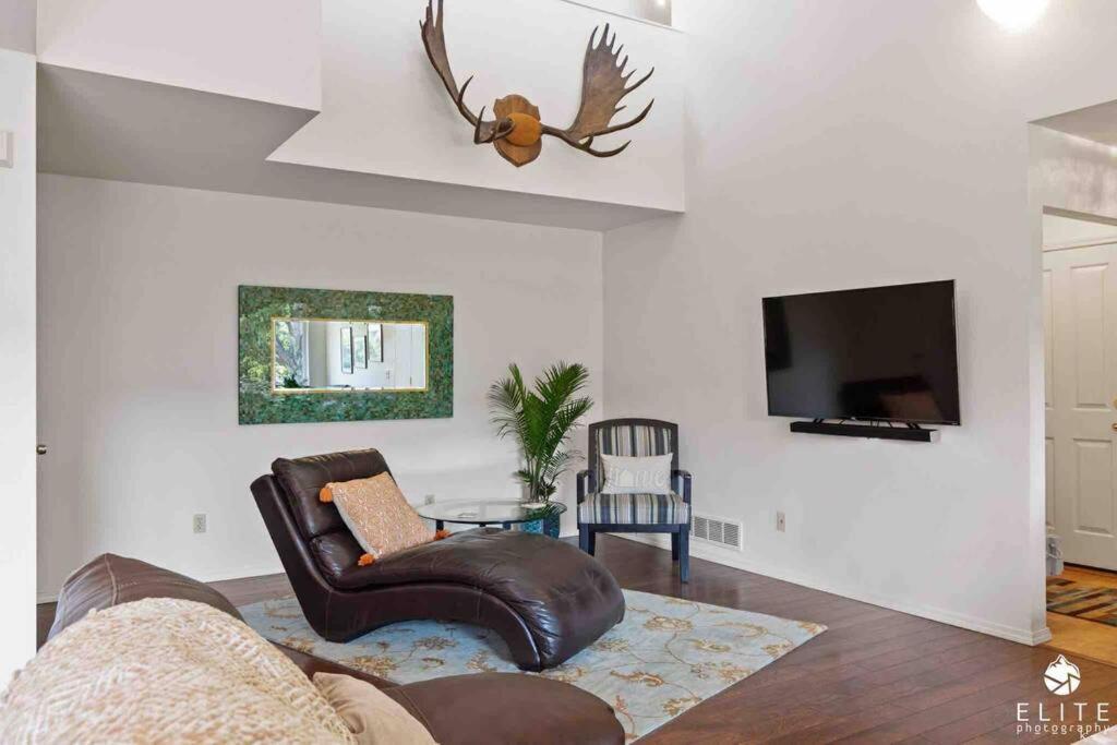Coastal Place - Best Location In Downtown! Anchorage Extérieur photo
